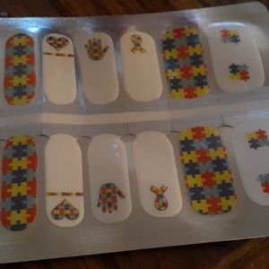 Uniting in autism (apple girl nails) brand new